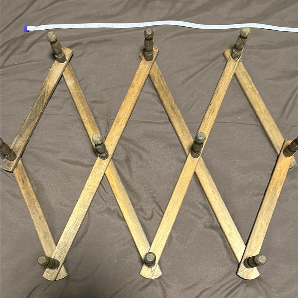 Expandable Wooden Wall Rack - Picture 5 of 7